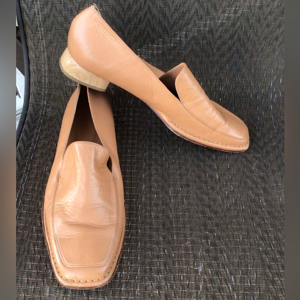 LOQ Tan Leather LEONARA Flat Loafers